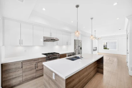 Primary Bathroom Photo of 17 9211 Mckim Way, Richmond, BC
