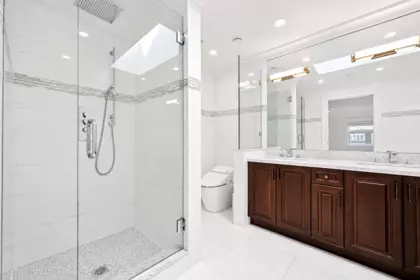 Powder Room Photo of 1433 W 48th Avenue, Vancouver, BC