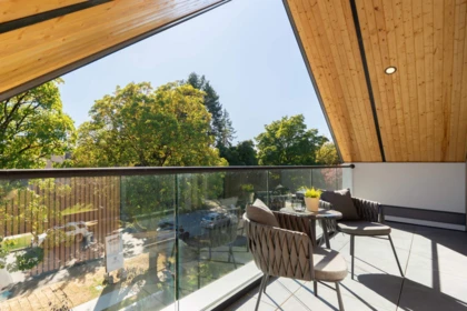 Hot Tub / Spa Photo of 1 2941 W 29th Avenue, Vancouver, BC