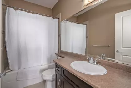 Entry Foyer Photo of 403 3192 Gladwin Road, Abbotsford, BC