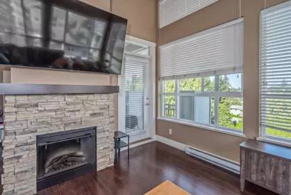 Kitchen Photo of 403 3192 Gladwin Road, Abbotsford, BC