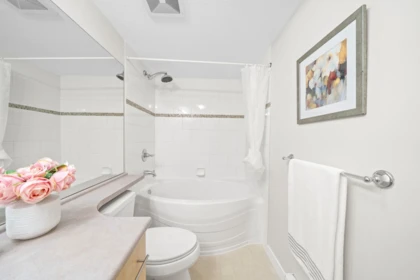 Mudroom Photo of 6106 5117 Garden City Road, Richmond, BC