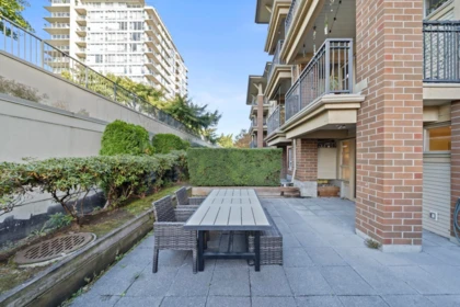 Swimming Pool Photo of 6106 5117 Garden City Road, Richmond, BC
