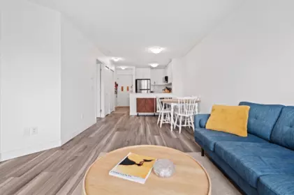 302 5818 Lincoln Street, Vancouver, BC, Vancouver — Apartment/Condo for sale