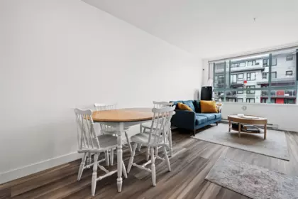 302 5818 Lincoln Street, Vancouver, BC, Vancouver — Apartment/Condo for sale