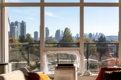 406 4223 Hastings Street, Burnaby, BC, Burnaby — Apartment/Condo for sale