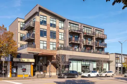 406 4223 Hastings Street, Burnaby, BC, Burnaby — Apartment/Condo for sale