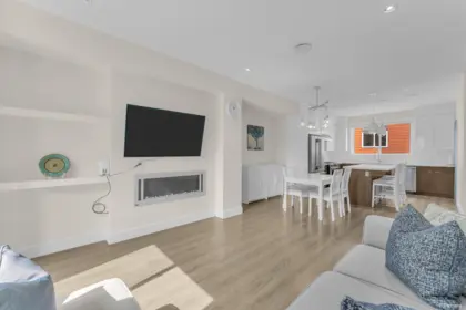 44 1670 160 Street, Surrey, BC, Surrey — Townhouse for sale