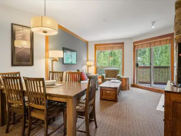 322D 2036 London Lane, Whistler, BC, Whistler — Apartment/Condo for sale