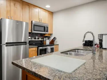 322D 2036 London Lane, Whistler, BC, Whistler — Apartment/Condo for sale
