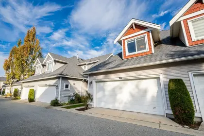 25 19977 71 Avenue, Langley, BC, Langley — Townhouse for sale
