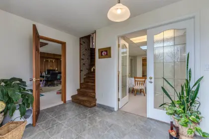 8083 Burnlake Drive, Burnaby, BC, Burnaby — Single Family Residence for sale