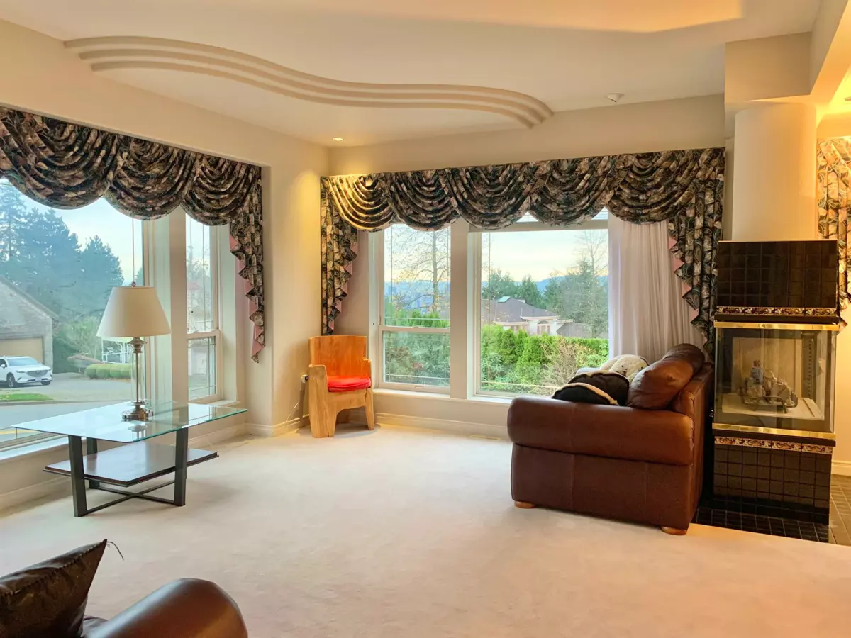 Dining Area Photo of 3022 Plateau Boulevard, Coquitlam, BC