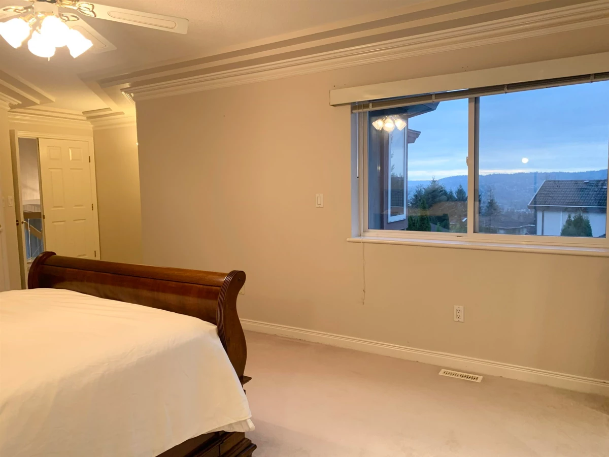 Powder Room Photo of 3022 Plateau Boulevard, Coquitlam, BC