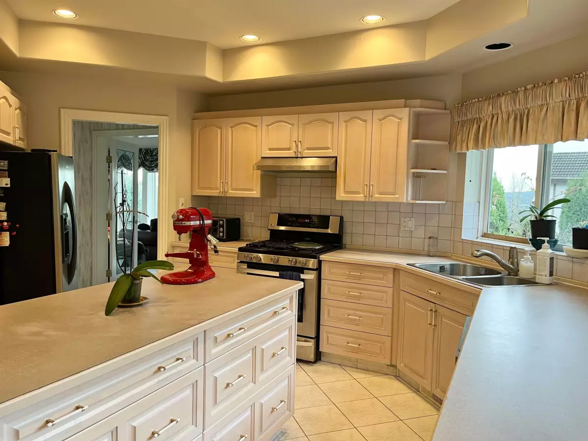 Primary Bedroom Photo of 3022 Plateau Boulevard, Coquitlam, BC