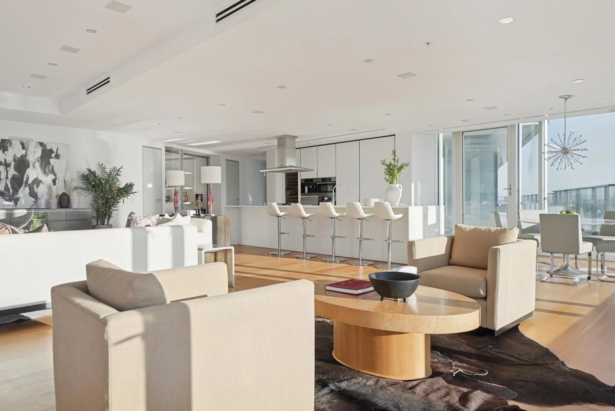 Front Yard Photo of 4602 1011 W Cordova Street, Vancouver, BC