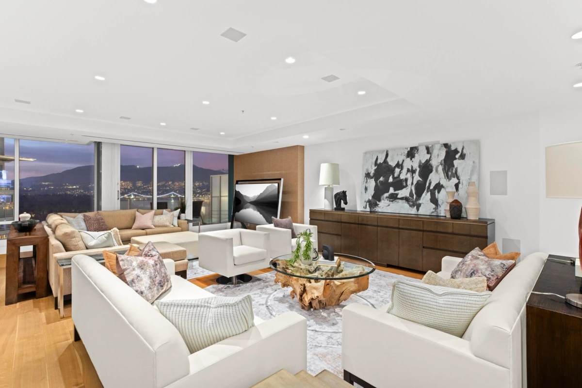 Primary Bedroom Photo of 4602 1011 W Cordova Street, Vancouver, BC