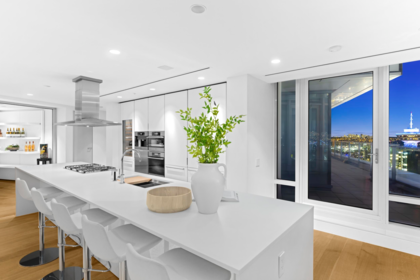 4602 1011 W Cordova Street, Vancouver, BC