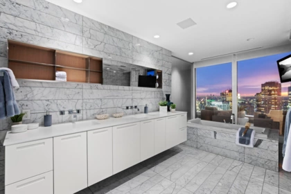 Kitchen Photo of 4602 1011 W Cordova Street, Vancouver, BC