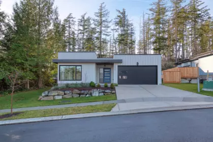 5409 Stellar Way, Sechelt, BC, Sechelt — Single Family Residence for sale