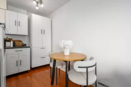 111 175 E 4th Street, North Vancouver, BC, North vancouver — Apartment/Condo for sale