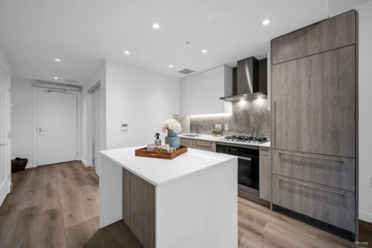 602 2288 Alpha Avenue, Burnaby, BC, Burnaby — Apartment/Condo for sale