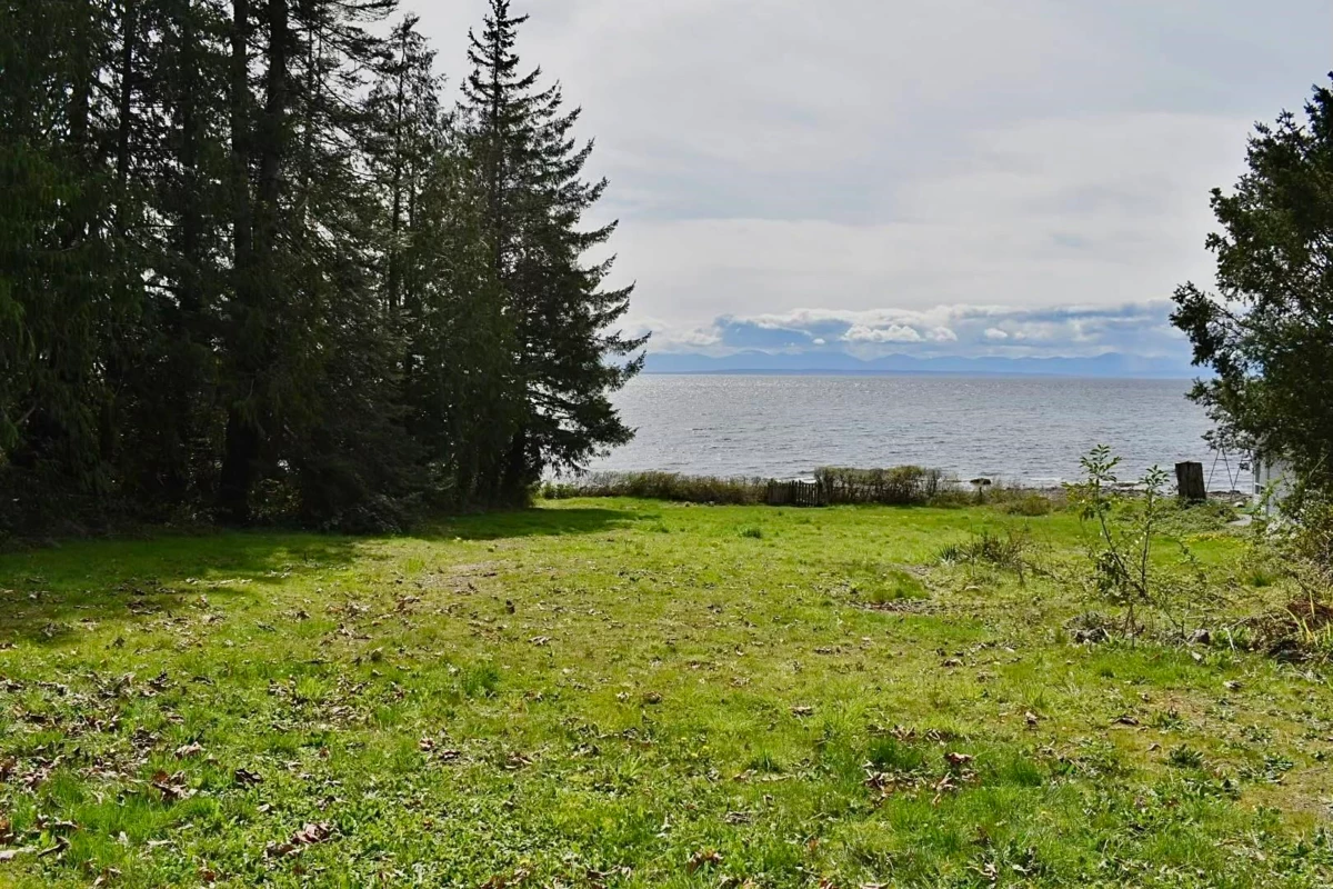 Breakfast Nook Photo of 2763 Lower Road, Roberts Creek, BC