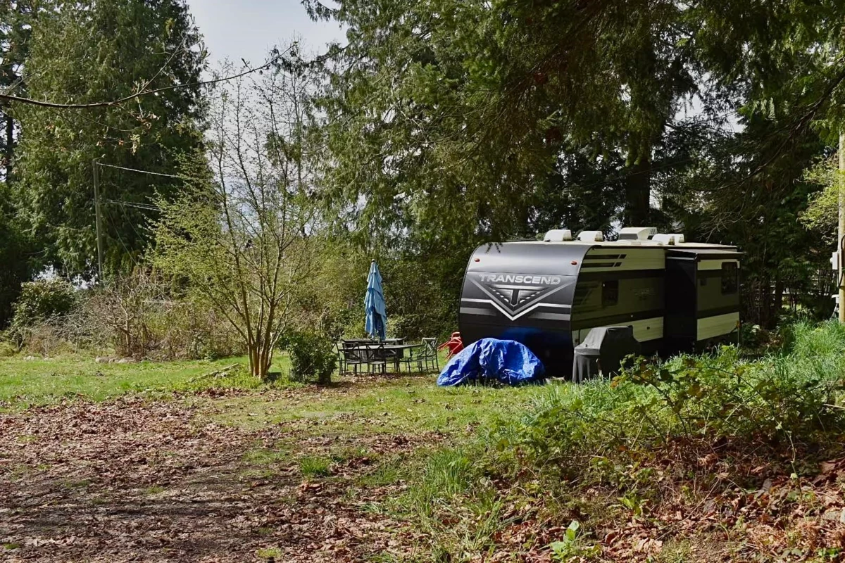 Kitchen Island Photo of 2763 Lower Road, Roberts Creek, BC