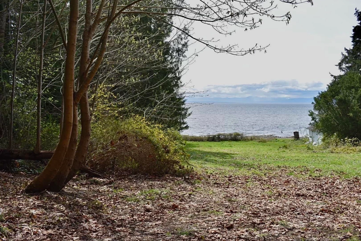 Kitchen Photo of 2763 Lower Road, Roberts Creek, BC