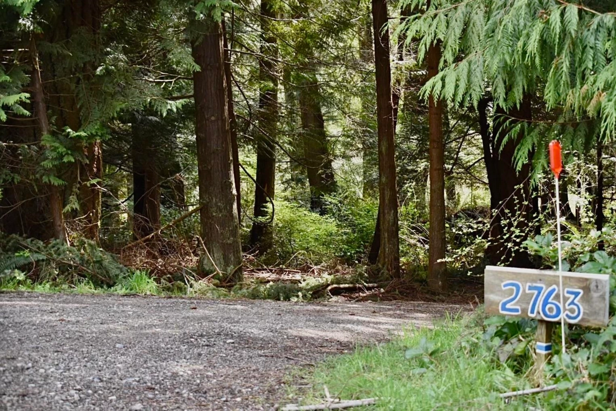 Living Room Photo of 2763 Lower Road, Roberts Creek, BC
