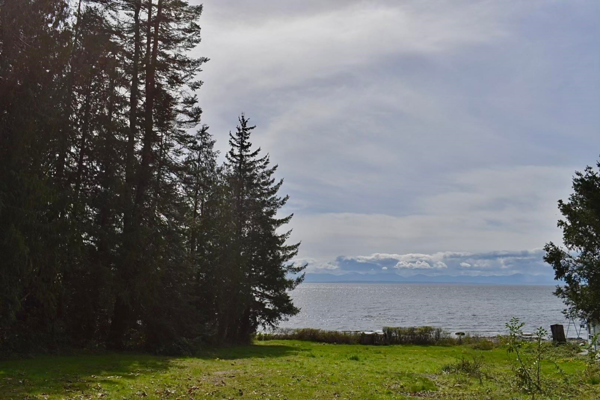 Office / Den Photo of 2763 Lower Road, Roberts Creek, BC