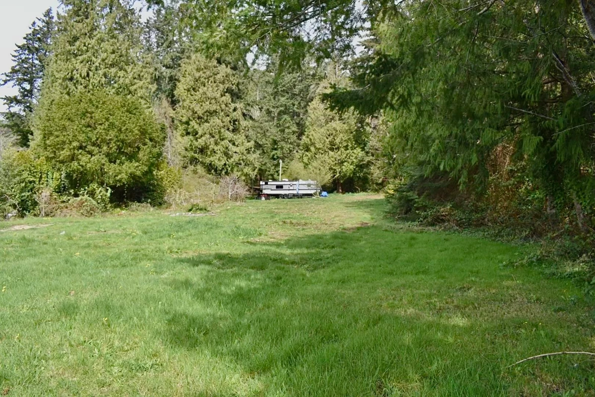 Powder Room Photo of 2763 Lower Road, Roberts Creek, BC
