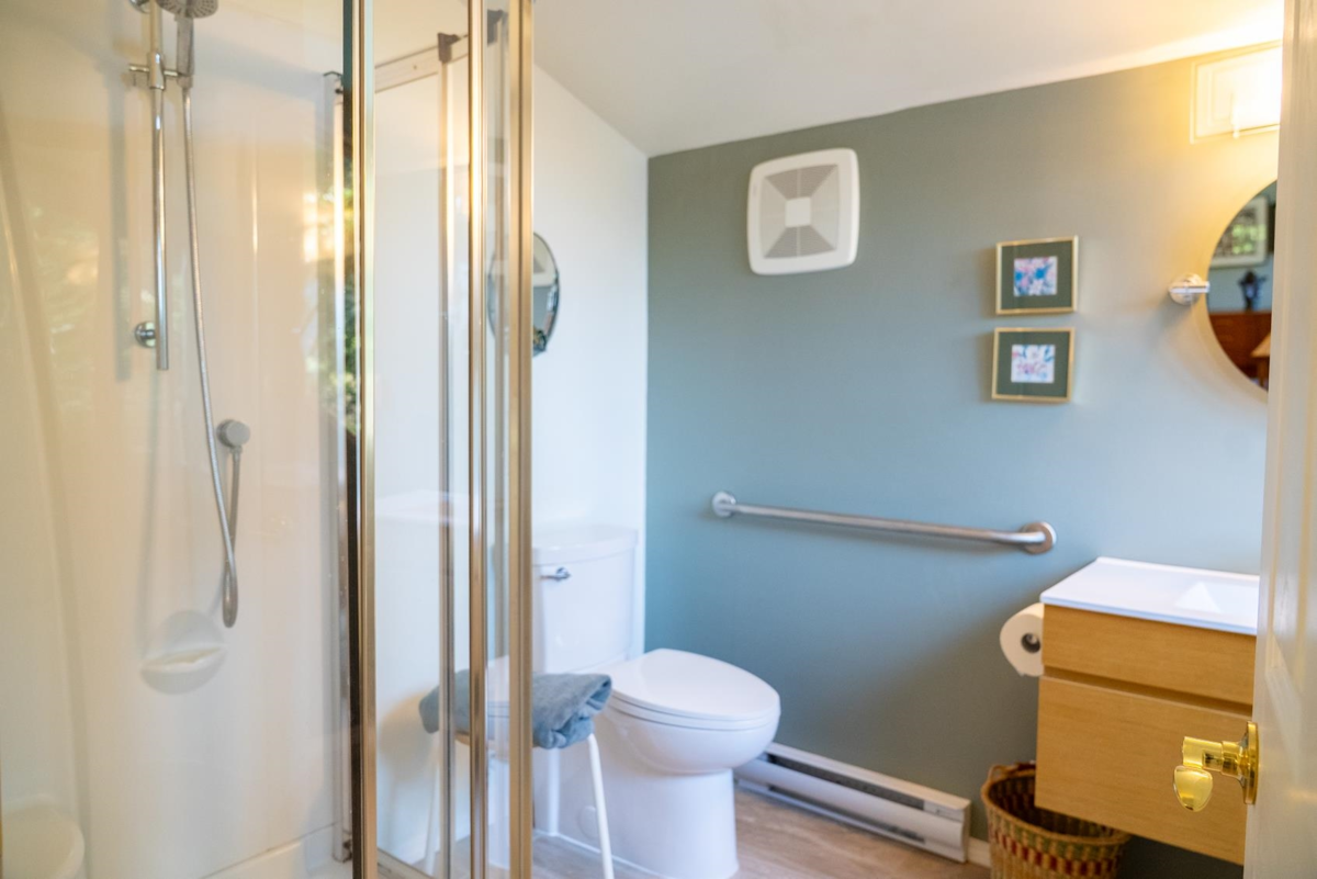 Basement Recreation Room Photo of 2609 Dory Way, Pender Island, BC