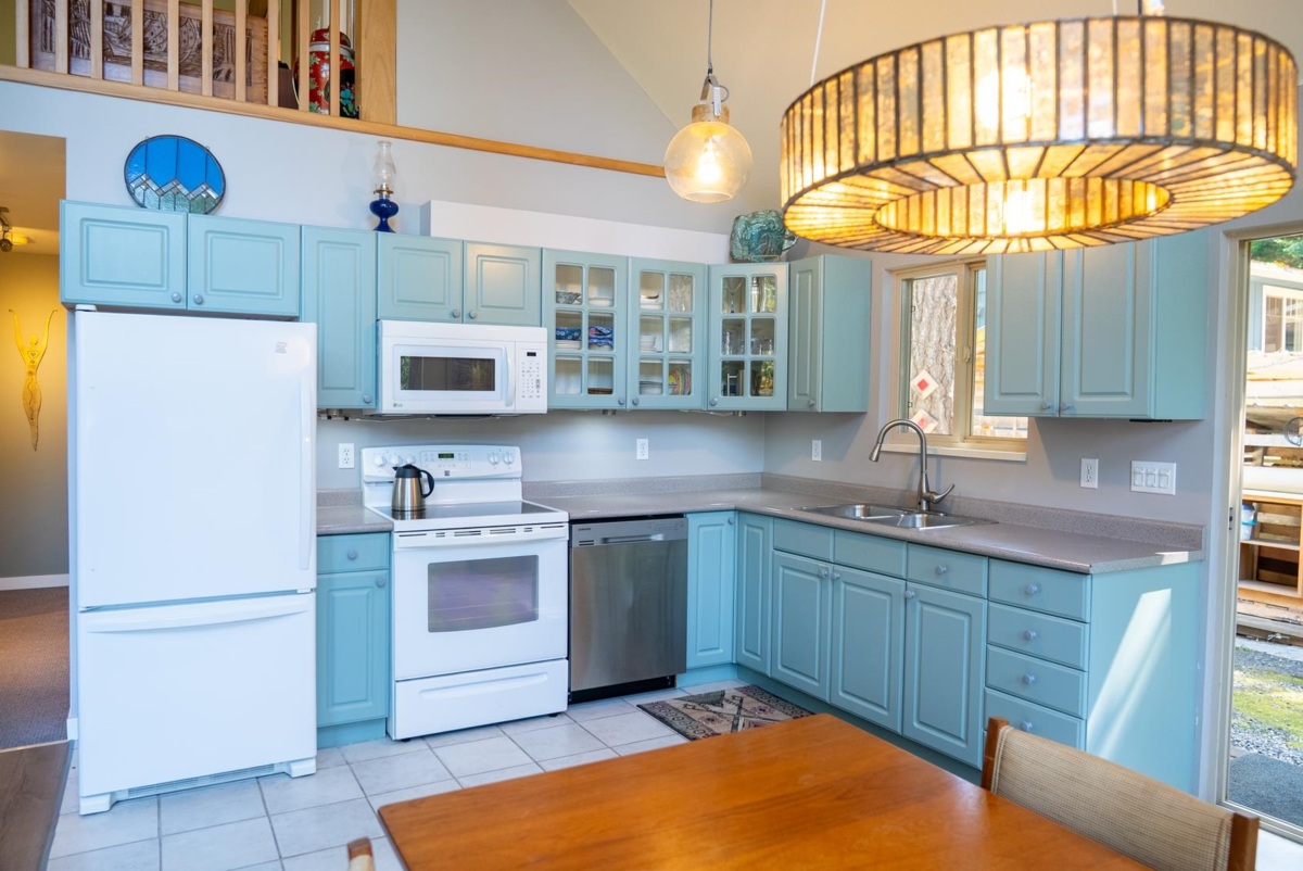 Family Room Photo of 2609 Dory Way, Pender Island, BC