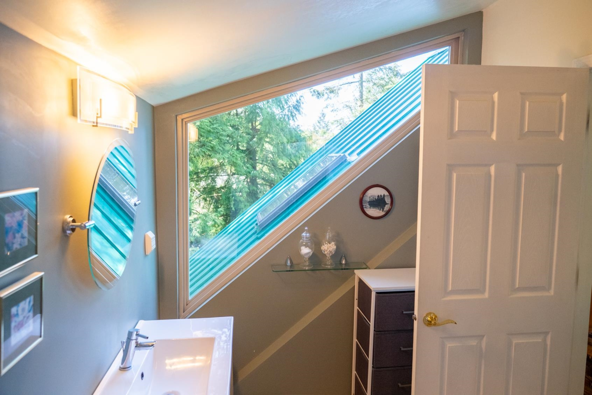 Laundry Room Photo of 2609 Dory Way, Pender Island, BC