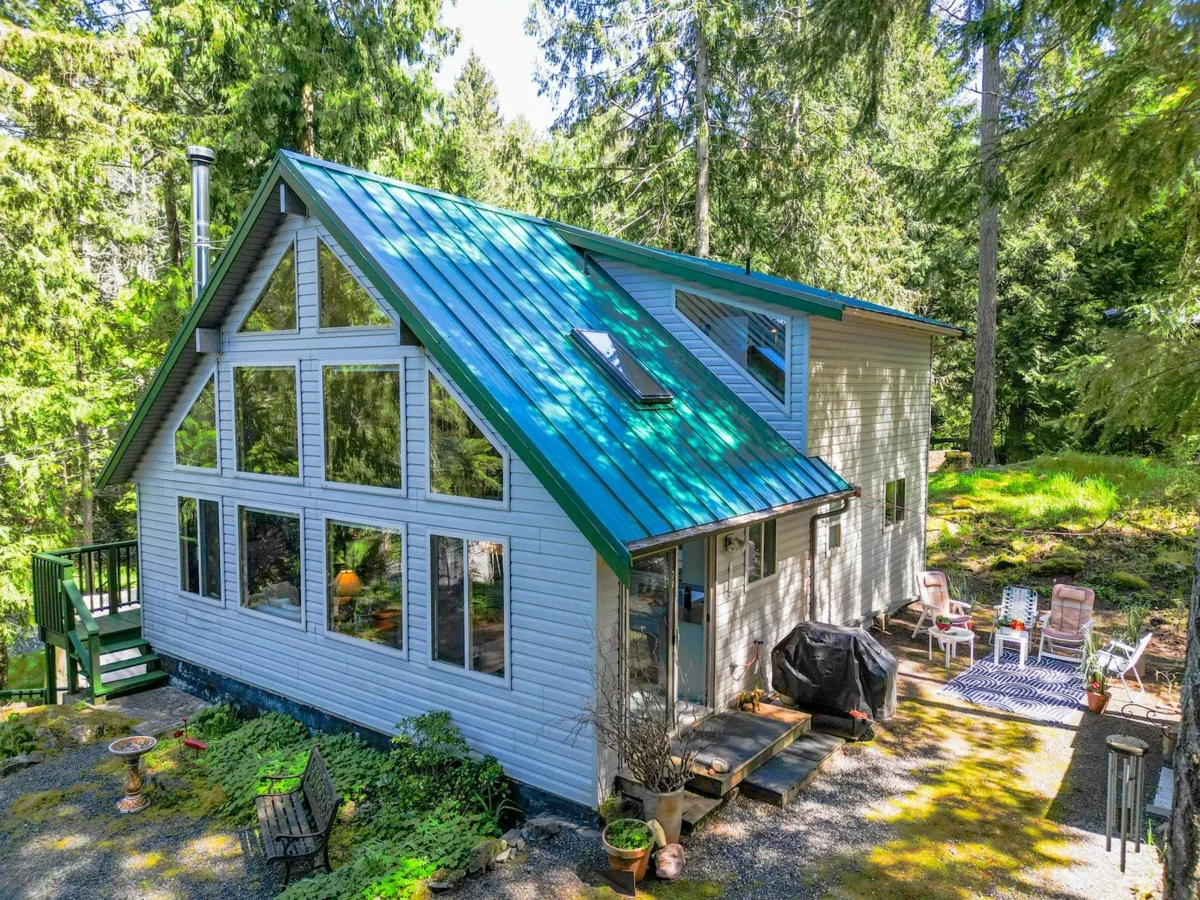 Outdoor Deck Photo of 2609 Dory Way, Pender Island, BC
