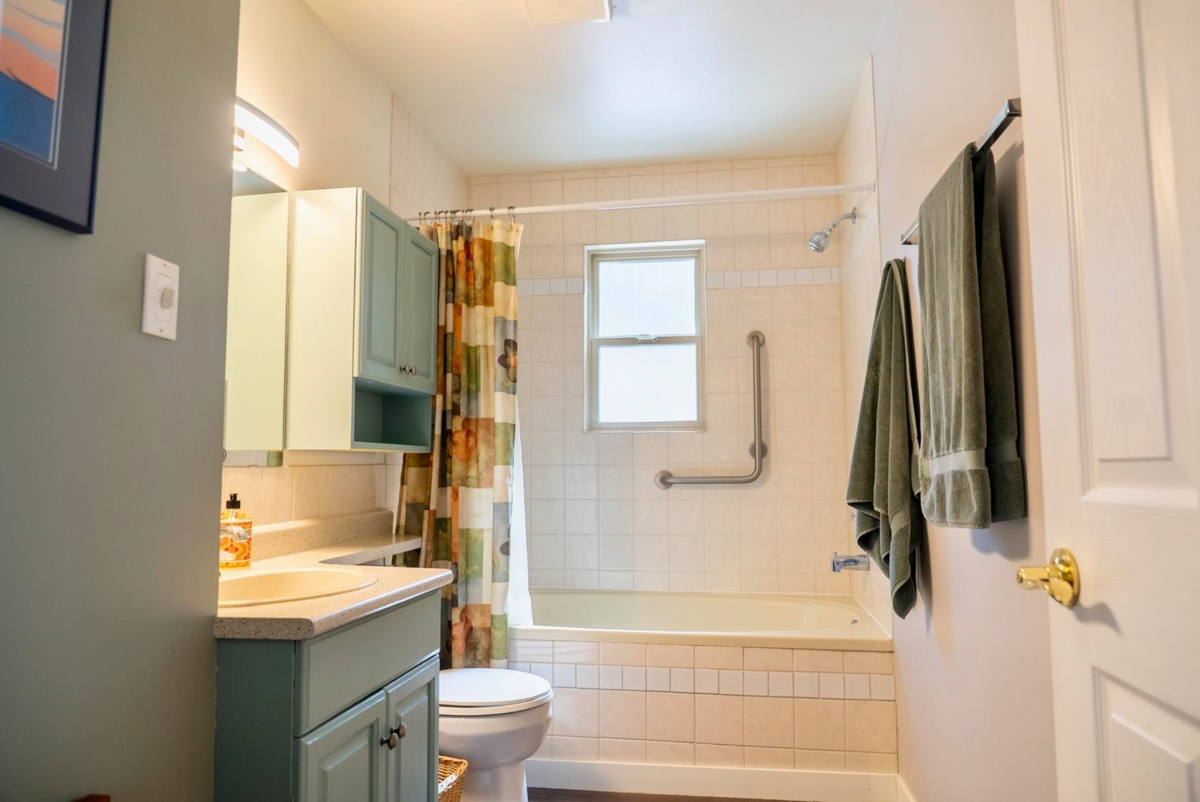 Primary Bedroom Photo of 2609 Dory Way, Pender Island, BC