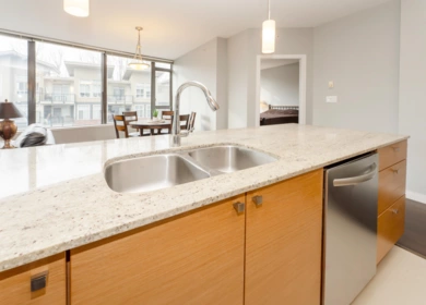204 110 Brew Street, Port Moody, BC, Port Moody — Apartment/Condo for sale