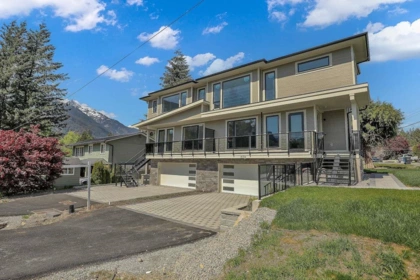 1139 Axen Road, Squamish, BC, Squamish — Half Duplex for sale