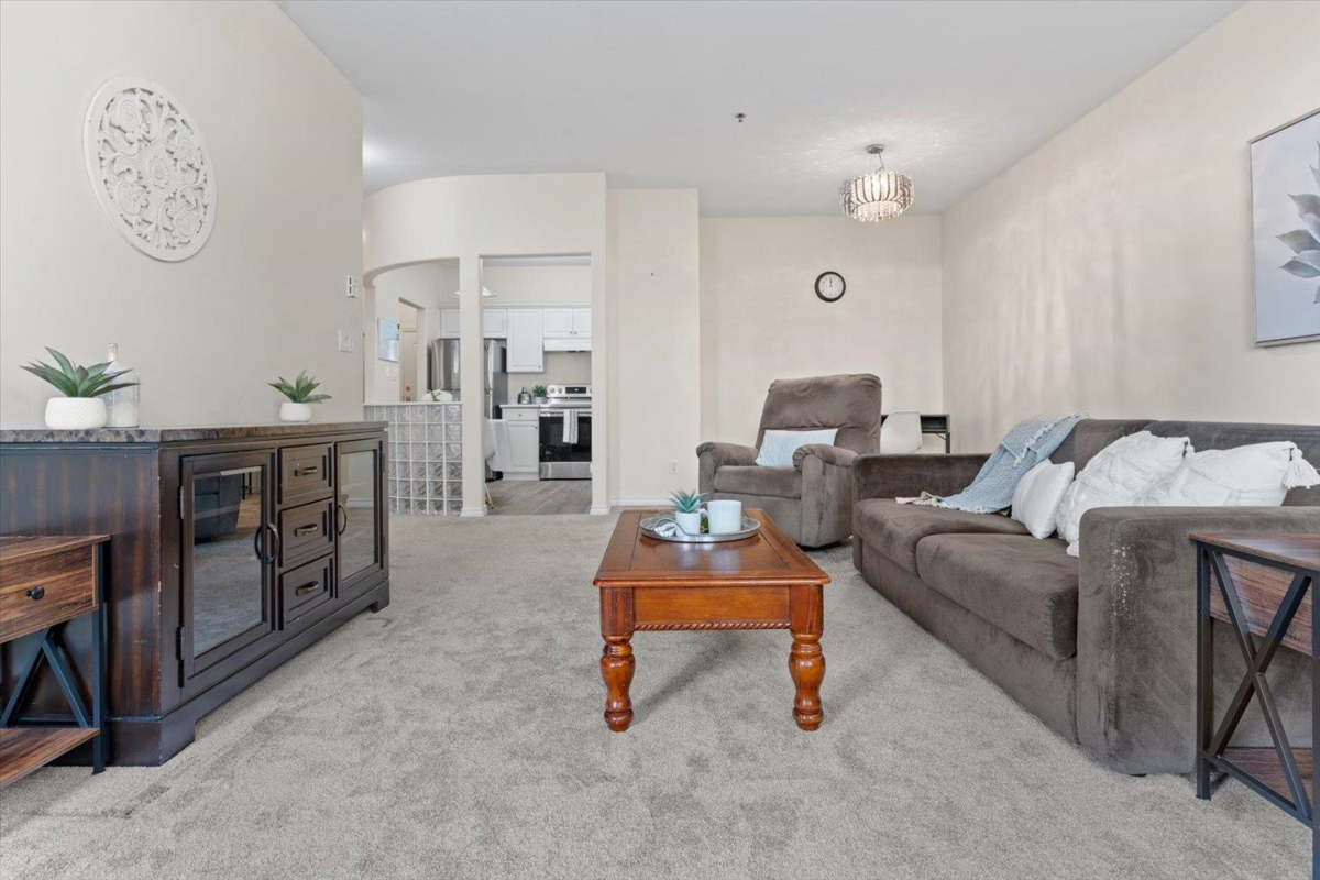 Kitchen Photo of 105 45775 Spadina Avenue, Chilliwack, BC