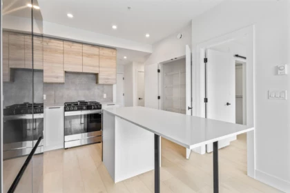 Kitchen Photo of 408 30490 Cardinal Avenue, Abbotsford, BC
