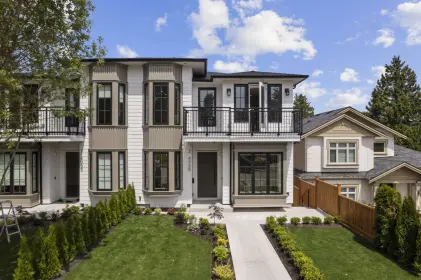 2 4955 Grafton Street, Burnaby, BC, Burnaby — Half Duplex for sale