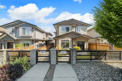 2 4685 Canada Way, Burnaby, BC, Burnaby — Half Duplex for sale