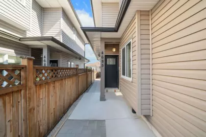 2 4685 Canada Way, Burnaby, BC, Burnaby — Half Duplex for sale