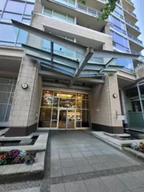 3105 2968 Glen Drive, Coquitlam, BC, Coquitlam — Apartment/Condo for sale