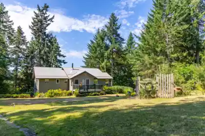 Outdoor Kitchen Photo of 419 Clanton Road, Galiano Island, BC