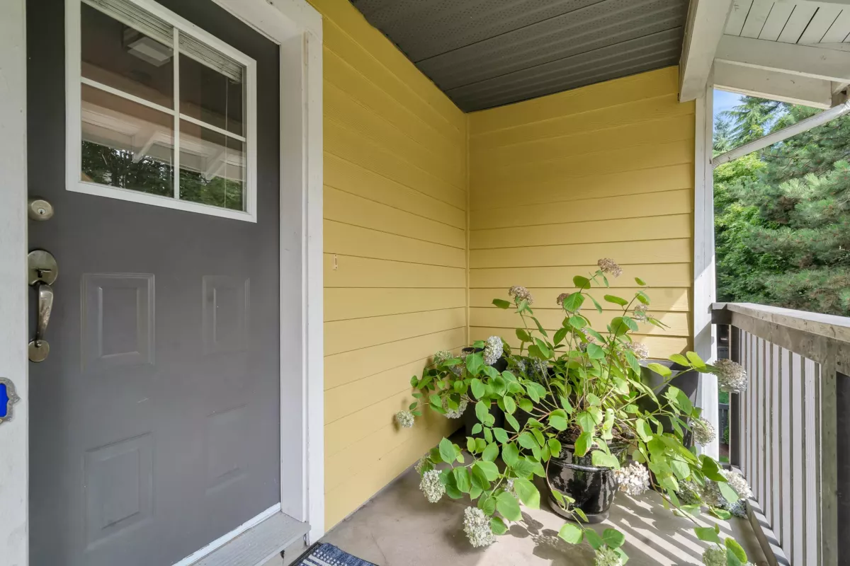 Dining Area Photo of 18 15233 34th Avenue, Surrey, BC