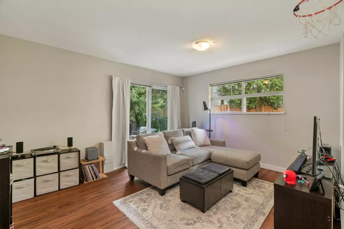 Entry Foyer Photo of 18 15233 34th Avenue, Surrey, BC