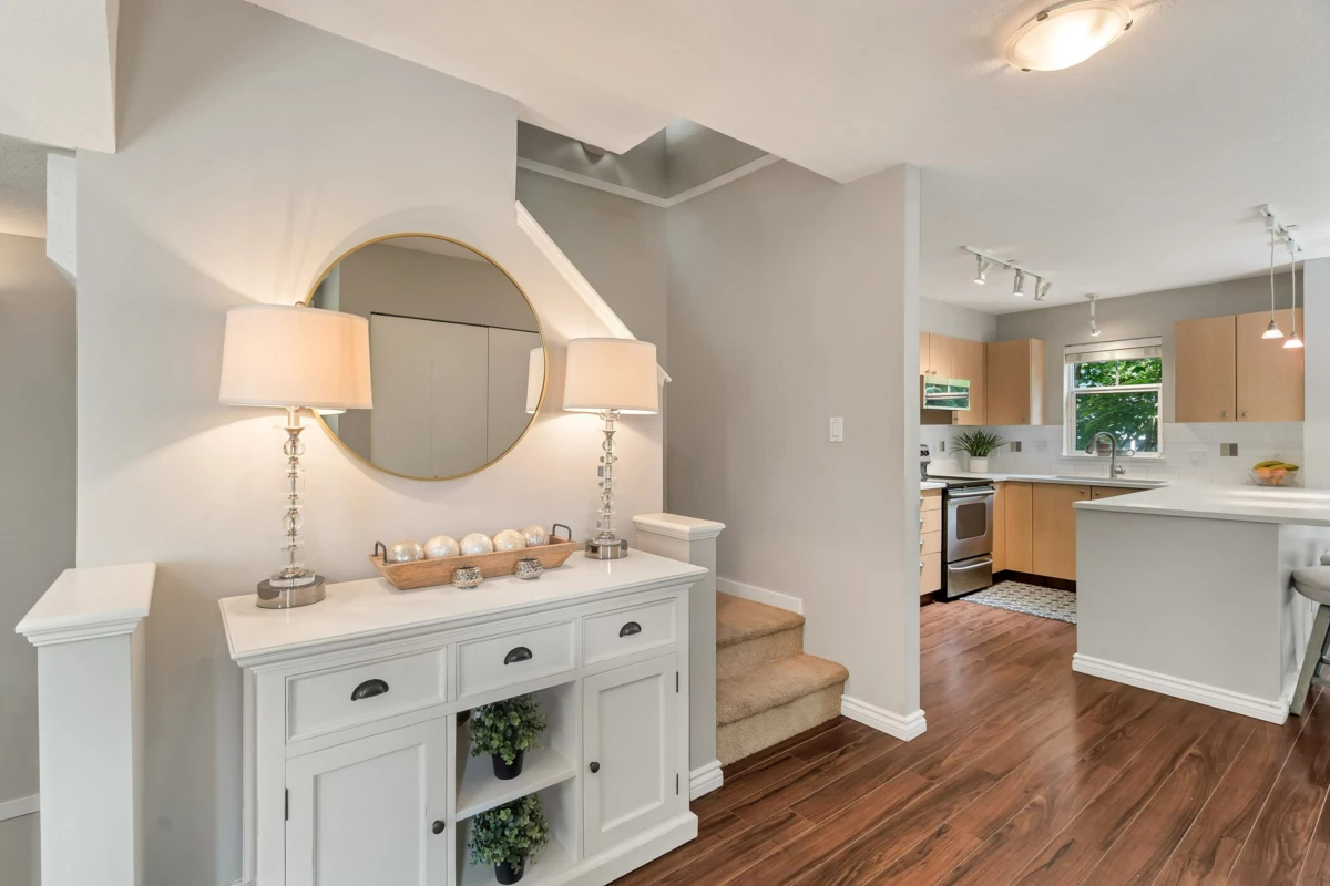 Kitchen Photo of 18 15233 34th Avenue, Surrey, BC