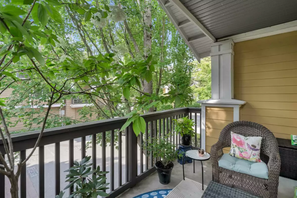Powder Room Photo of 18 15233 34th Avenue, Surrey, BC